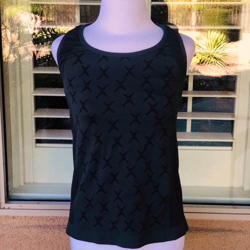 ATHLETIC TOP
